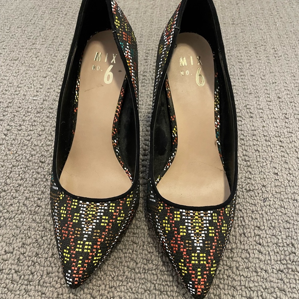Mix No. 6 Beaded Pumps
